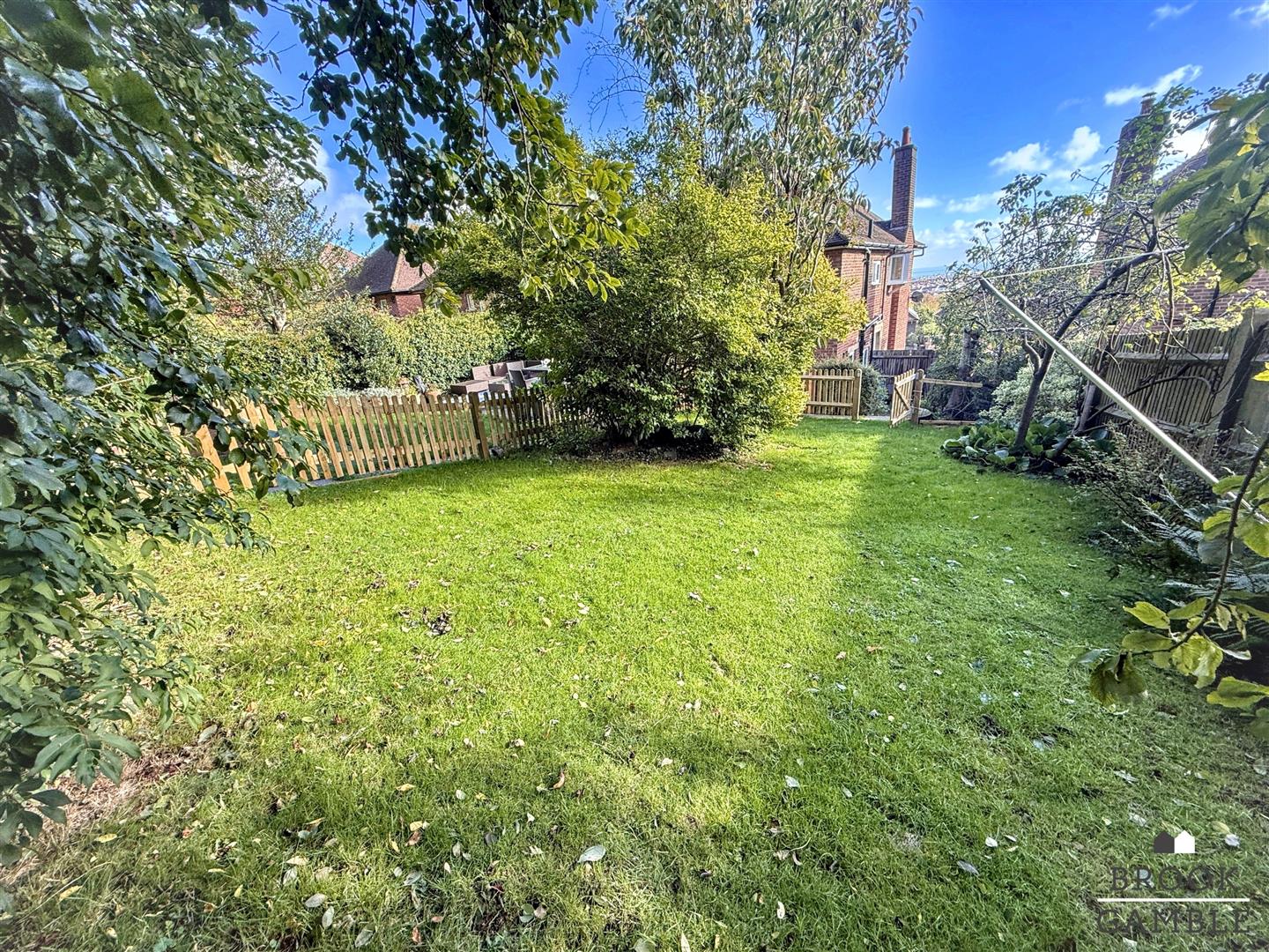 2 Bedroom Apartment. Peppercombe Road in Eastbourne, 6